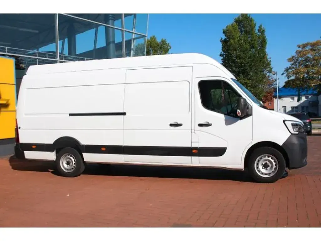 Second-hand Renault Master 145 CP (106 kW) 2021 Alb Monovolum