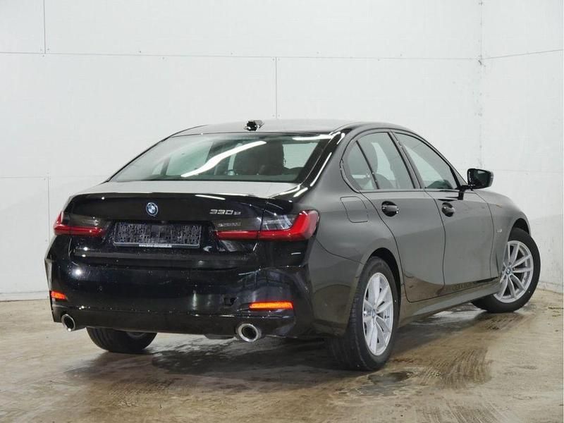 Gebraucht BMW 330e 292 PS (214 kW) 2024 Schwarz Limousine