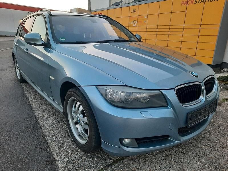 Gebraucht BMW 320 2010 Blau Kombi