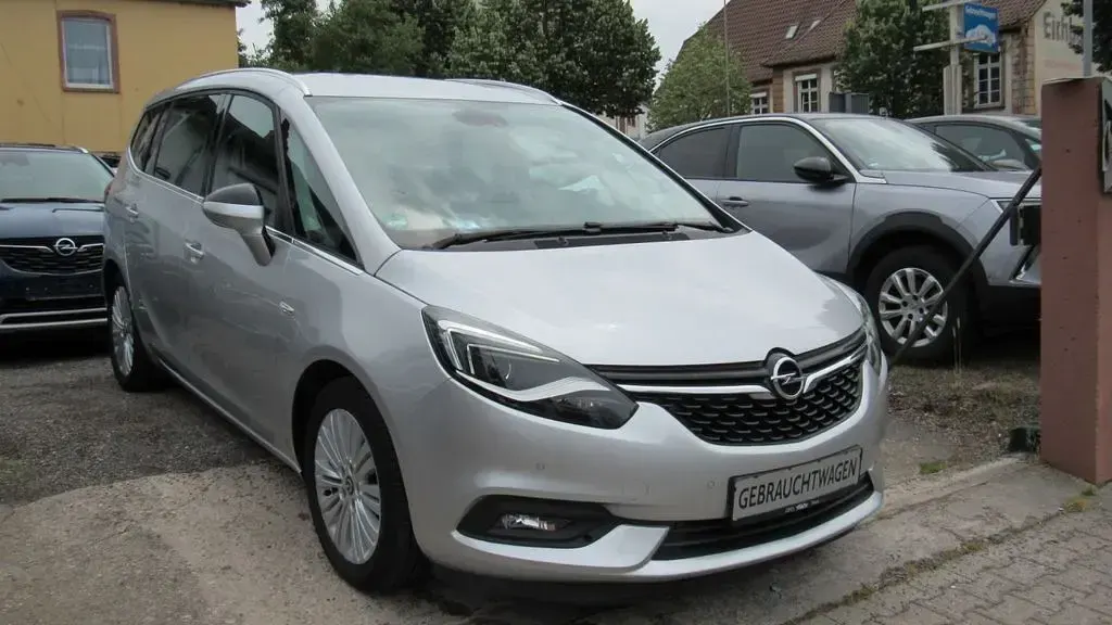 Gebraucht Opel Zafira Innovation 140 PS (102 kW) 2017 Silber Van / Kleinbus