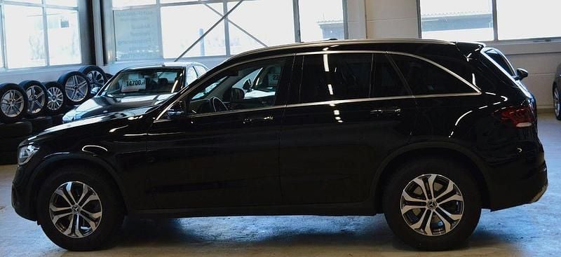 Gebraucht Mercedes GLC200 163 PS (119 kW) 2022 Schwarz SUV