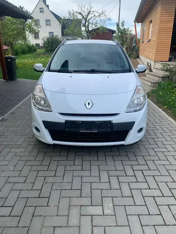 Gebraucht Renault Clio IV Expression 102 PS (75 kW) 2012 Weiß Limousine