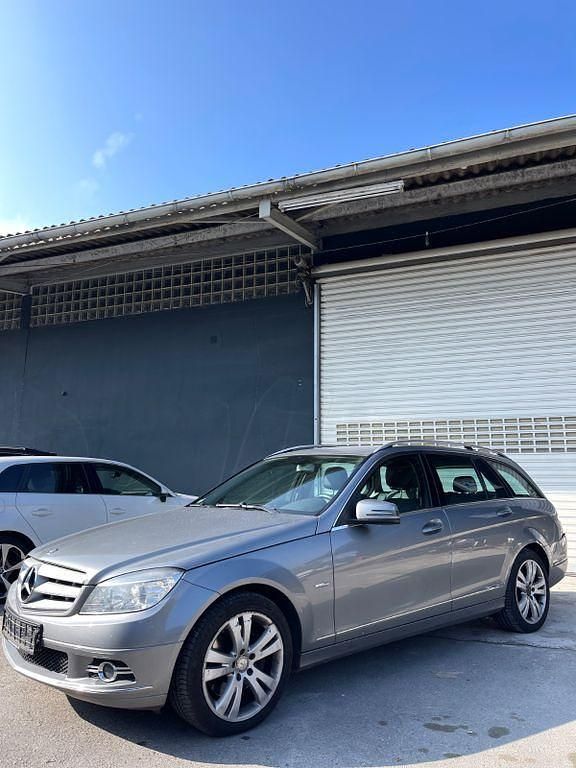 Silber Gebraucht 2009 Mercedes C320 Kombi | 5.990 € (Superpreis) - Bild 1/4