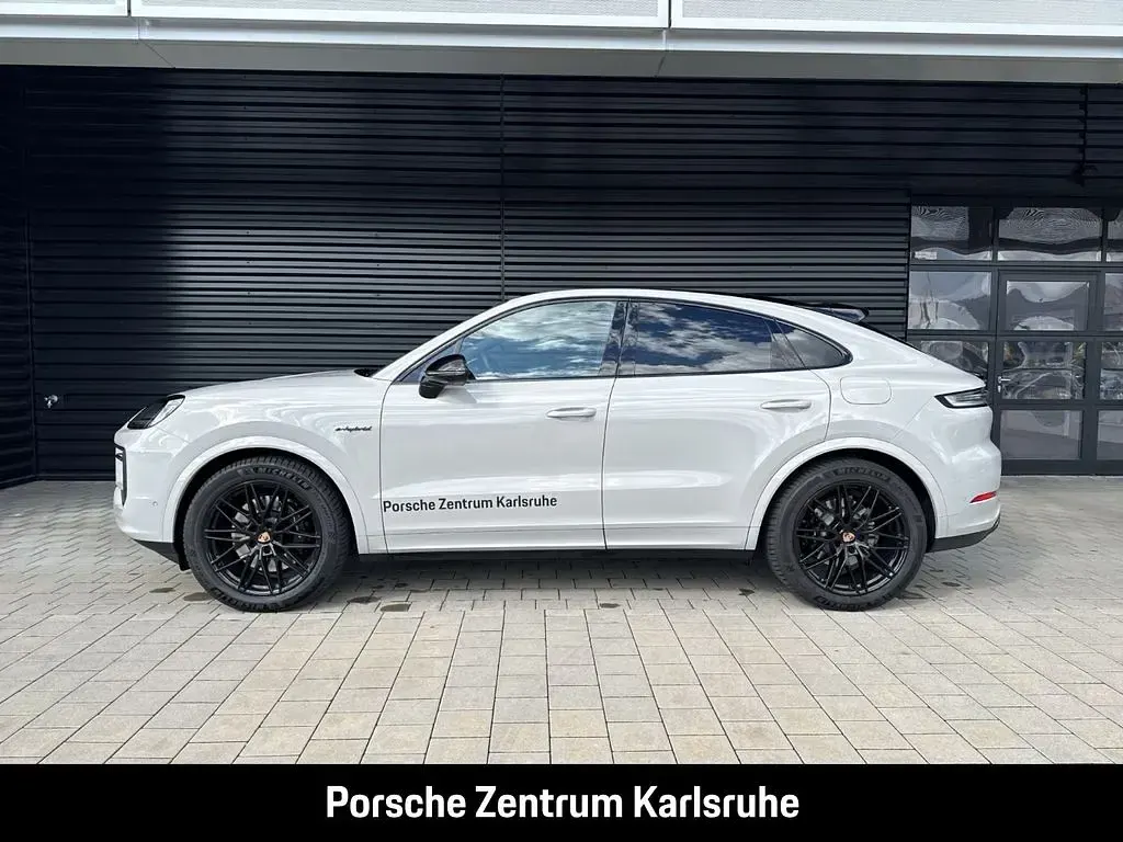 Second-hand Porsche Cayenne Black Edition 470 CP (345 kW) 2025 Alb SUV