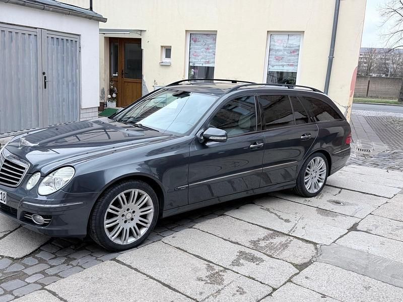 Gebraucht Mercedes E320 Avantgarde 224 PS (164 kW) 2008 Grau Kombi
