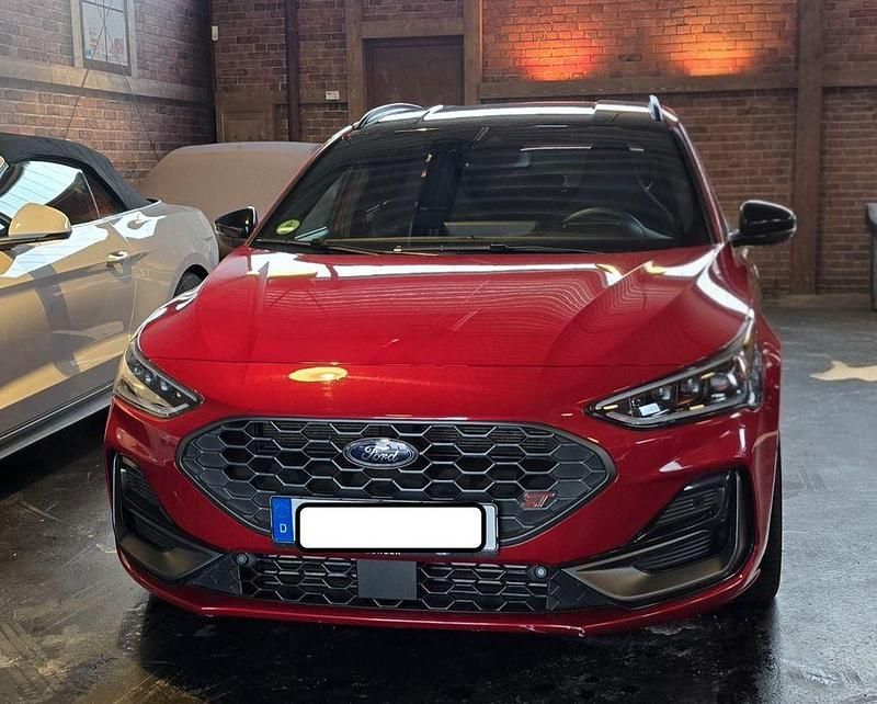 Gebraucht Ford Focus ST 280 PS (205 kW) 2024 Rot Limousine