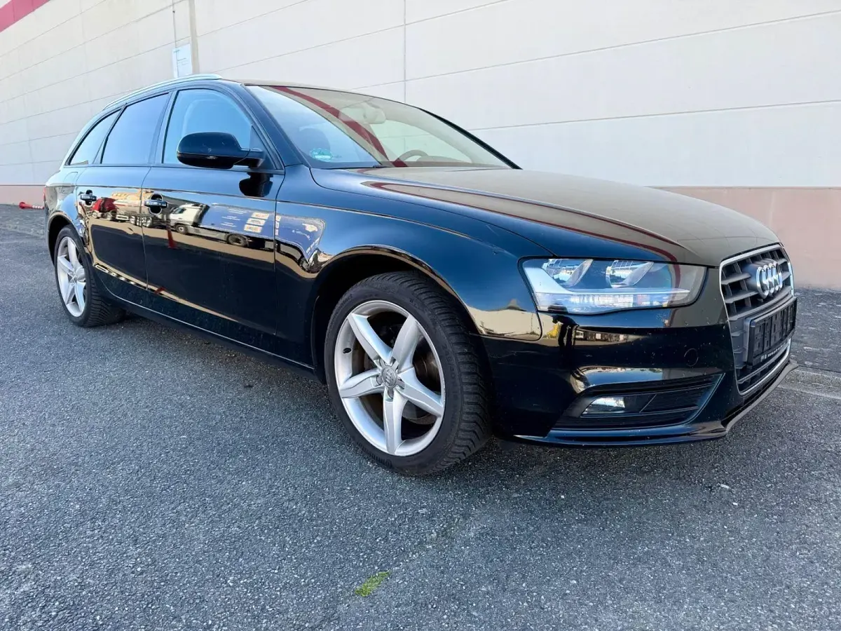 Używany Audi A4 Attraction 170 KM (125 kW) 2015 Czarny Kombi