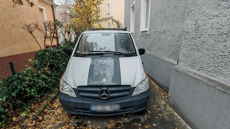 Weiß Gebraucht 2012 Mercedes Vito Van / Kleinbus | 9.000 € (Superpreis) - Bild 1/4