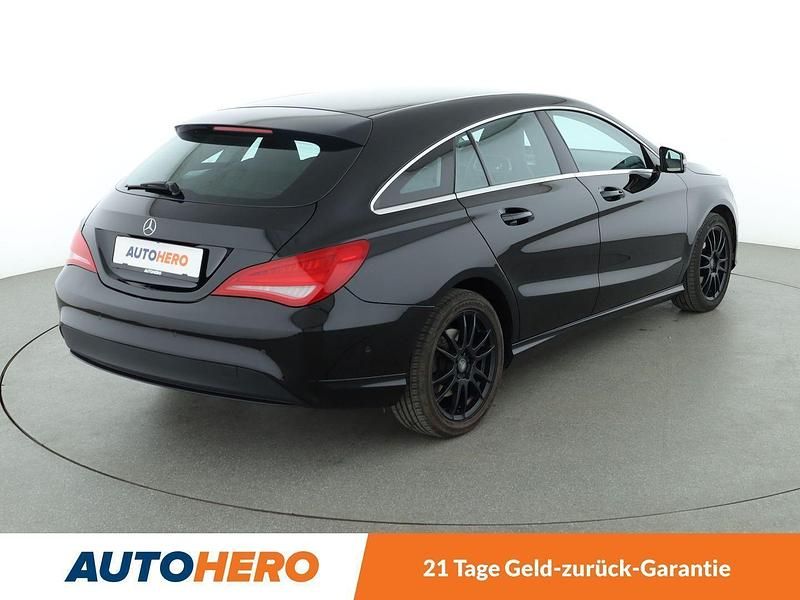 Schwarz Gebraucht 2015 Mercedes CLA180 Shooting Brake Kombi | 15.180 € (Guter Preis) - Bild 1/1