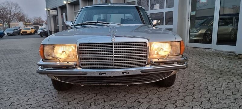 Silber Gebraucht 1975 Mercedes 450 SE Limousine | 35.900 € - Bild 1/4