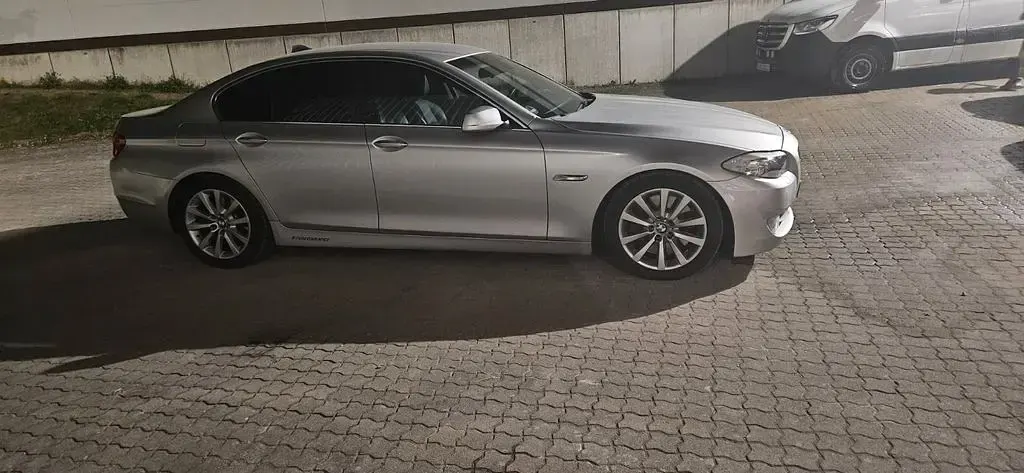 Gebraucht BMW 550 M Sport 408 PS (300 kW) 2010 Silber Limousine