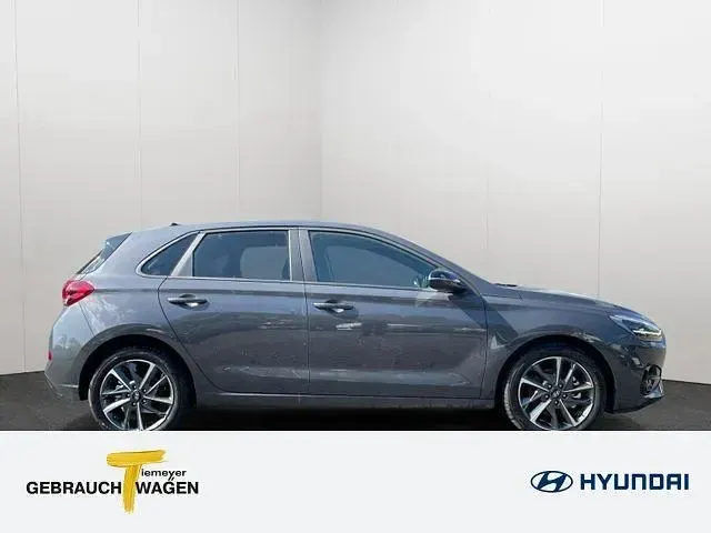 Neu Hyundai i30 Trend 150 PS (110 kW) 2026 Ecotronic grey Limousine