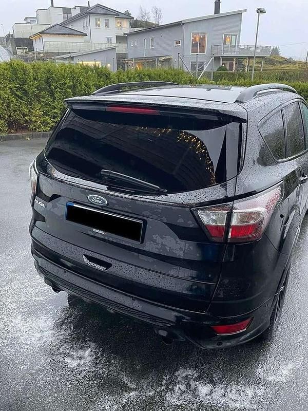 Gebraucht Ford Kuga ST-Line 150 PS (110 kW) 2017 Schwarz SUV