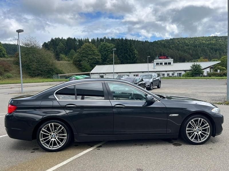 Gebraucht BMW 520 184 PS (135 kW) 2013 Schwarz Limousine