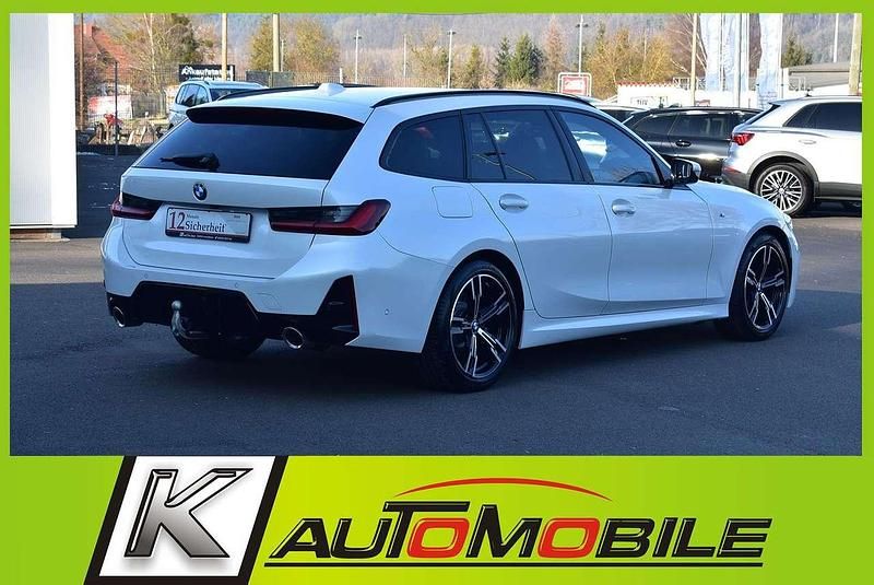 Gebraucht BMW 320 M Sport 190 PS (139 kW) 2023 Mineralweiß metallic Kombi