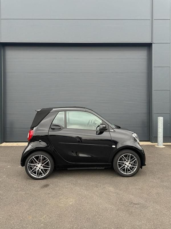 Gebraucht Smart ForTwo Cabrio Brabus 90 PS (66 kW) 2019 Schwarz Cabrio