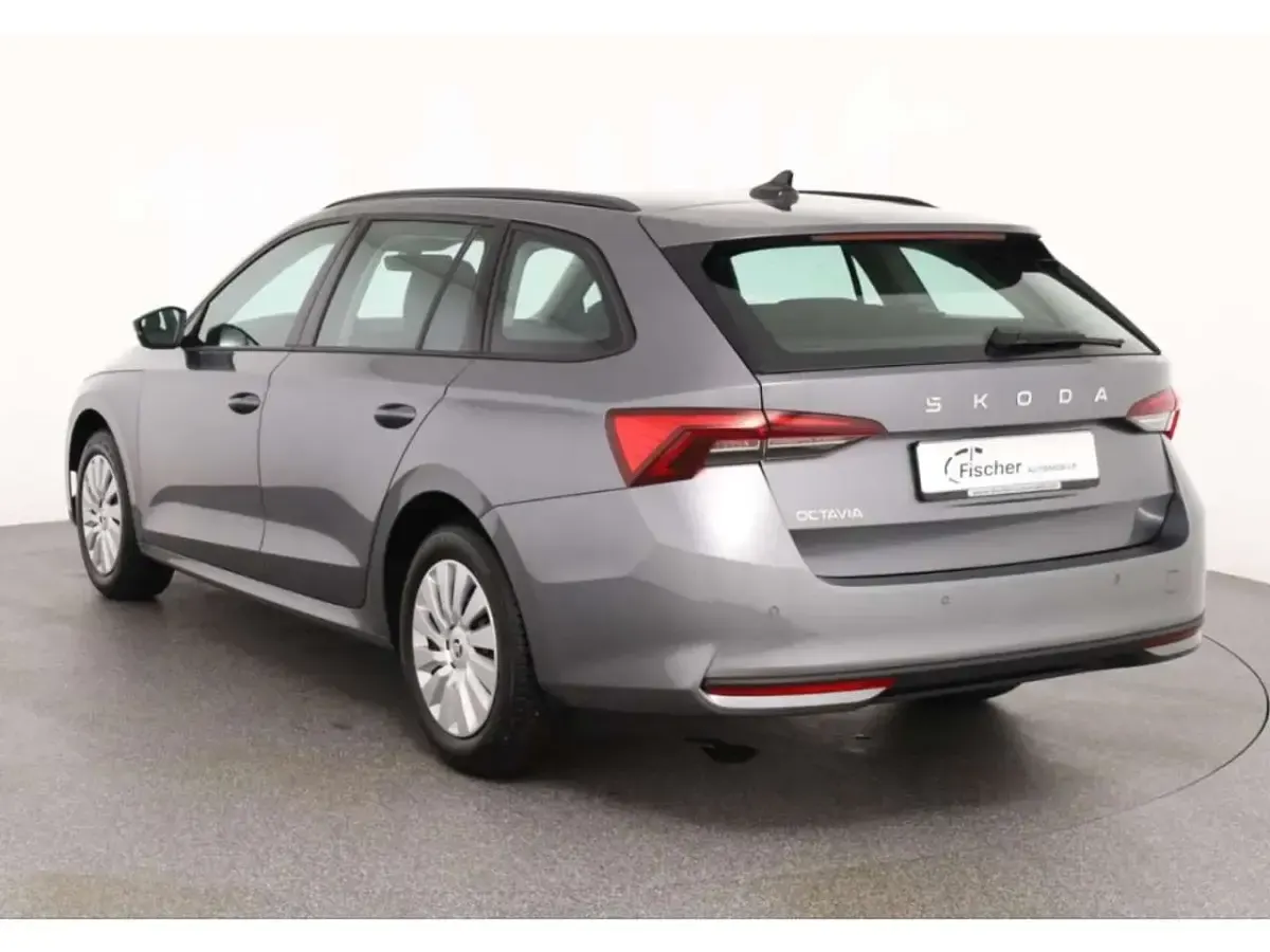 Gebraucht Skoda Octavia Essence 116 PS (85 kW) 2025 Grau Kombi