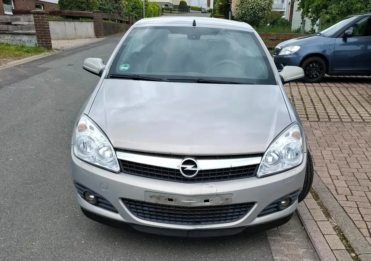 Używany Opel Astra Cabriolet 140 KM (102 kW) 2007 Kabriolet