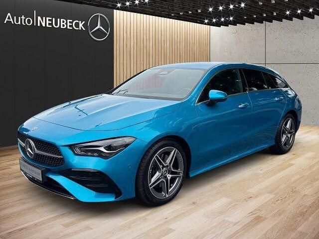 Lack hyperblau Gebraucht 2024 Mercedes CLA200 Shooting Brake Advanced Plus Kombi | 34.700 € (Fairer Preis) - Bild 1/2