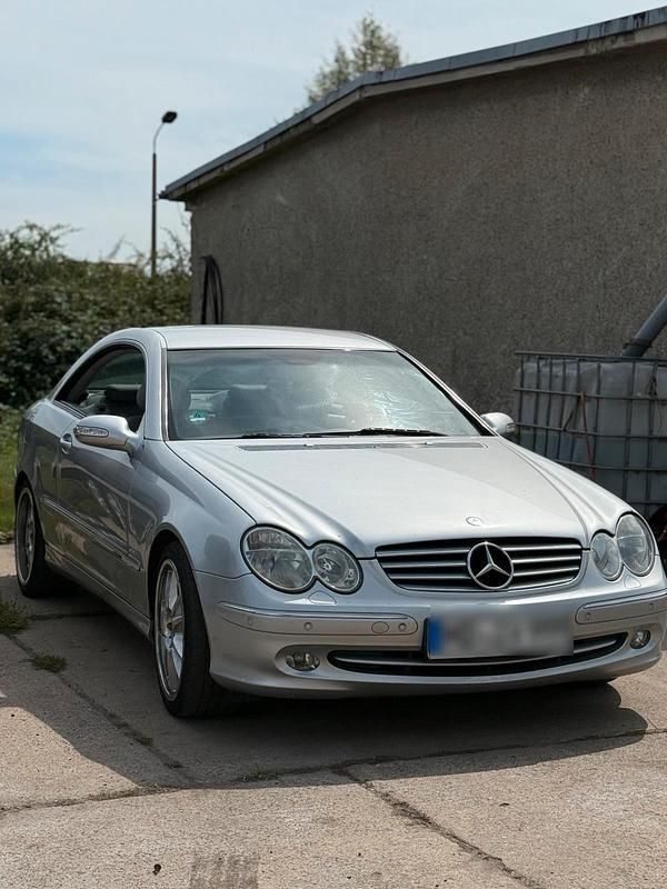 Silber Gebraucht 2002 Mercedes CLK320 Elegance Coupé | 3.100 € (Fairer Preis) - Bild 1/4