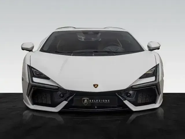 Usata Lamborghini Revuelto 1016 CV (747 kW) 2024 Bianco Coupé
