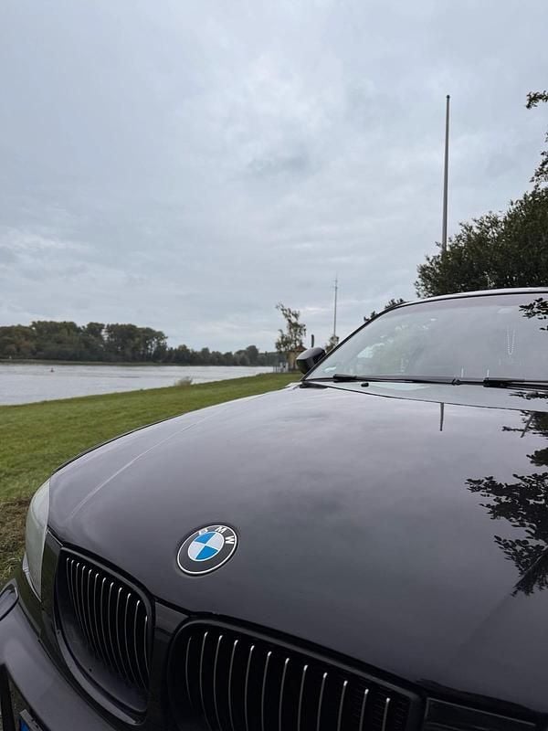 Schwarz Gebraucht 2011 BMW 118 M Sport Kleinwagen | 6.850 € (Superpreis) - Bild 1/4