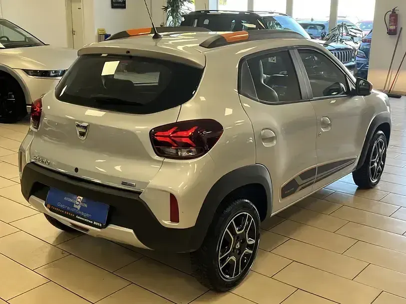 Gebraucht Dacia Spring Comfort Plus 33 kW (45 PS) 2022 Silber Kleinwagen