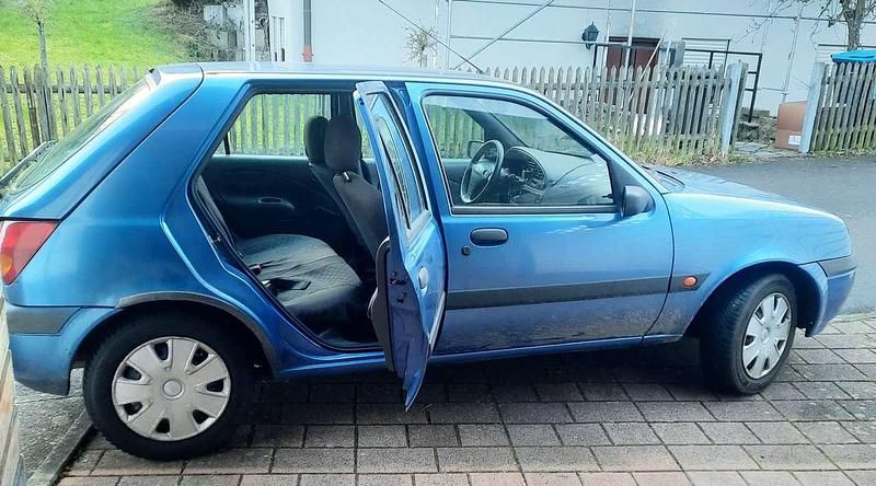 Gebraucht Ford Fiesta 54 PS (39 kW) 2000 Blau Limousine