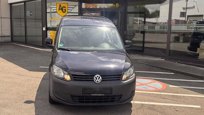 Schwarz Gebraucht 2015 VW Caddy Trendline Van / Kleinbus | 8.200 € (Fairer Preis) - Bild 1/4