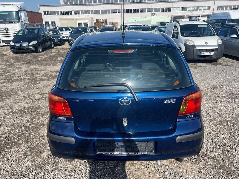 Gebraucht Toyota Yaris 65 PS (47 kW) 2003 Blau Kleinwagen