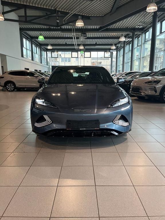 Neu BYD Seal Comfort 169 kW (231 PS) 2026 Grau Limousine