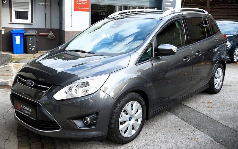 Grau Gebraucht 2015 Ford Grand C-Max Van / Kleinbus | 7.399 € (Guter Preis) - Bild 1/4