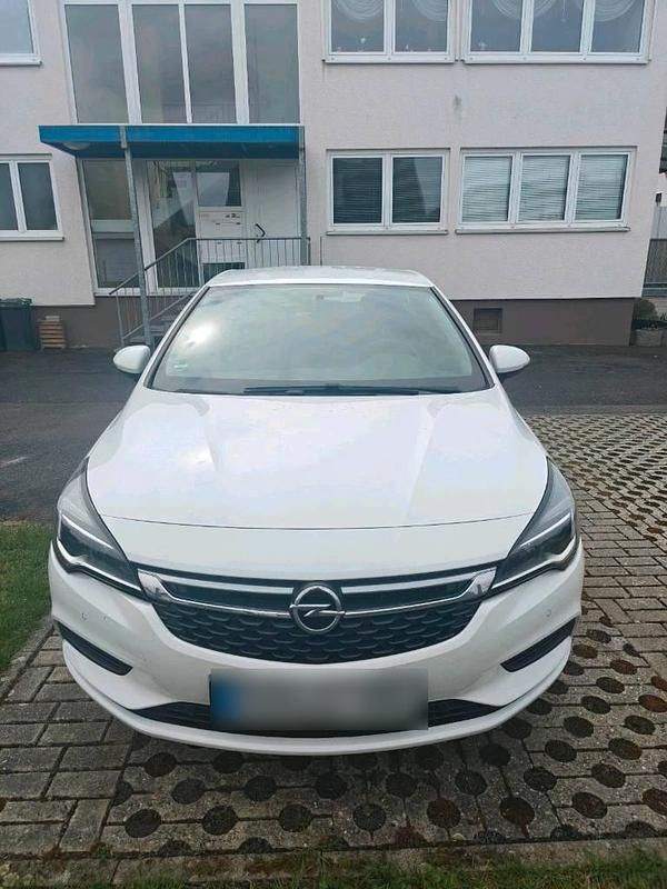 Gebraucht Opel Astra Edition 110 PS (80 kW) 2019 Weiß Kleinwagen