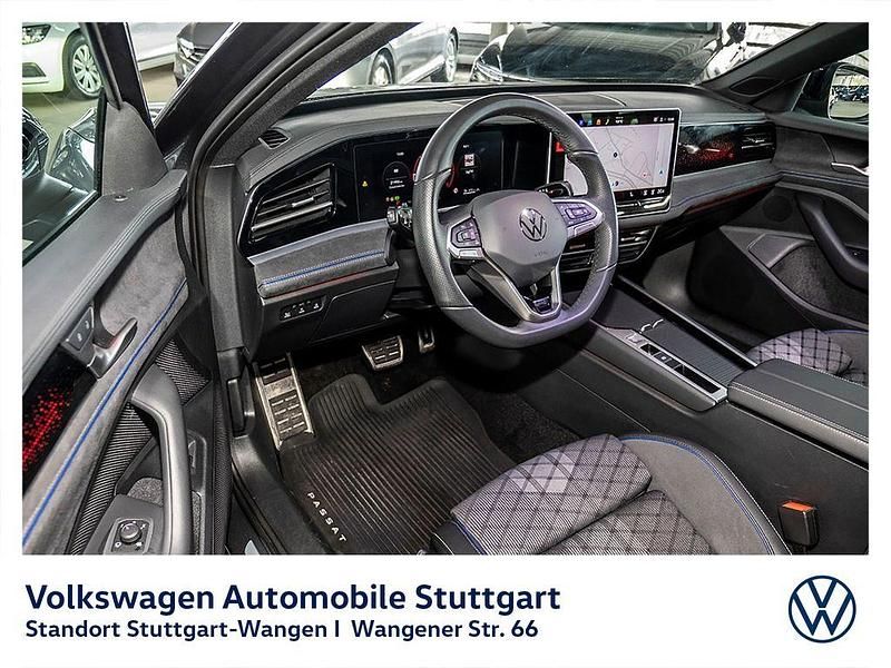 Gebraucht VW Passat R-line 193 PS (141 kW) 2024 Grau Kombi