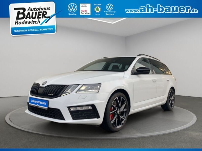 Weiß (metallic) Gebraucht 2020 Skoda Octavia RS Kombi | 27.970 € (Fairer Preis) - Bild 1/4