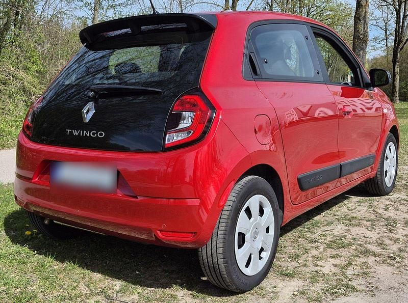 Gebraucht Renault Twingo Equilibre 65 PS (47 kW) 2023 Rot Kleinwagen
