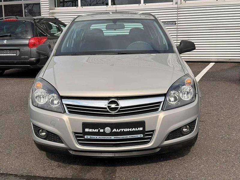 Gebraucht Opel Astra Selection 90 PS (66 kW) 2009 Grau Kleinwagen
