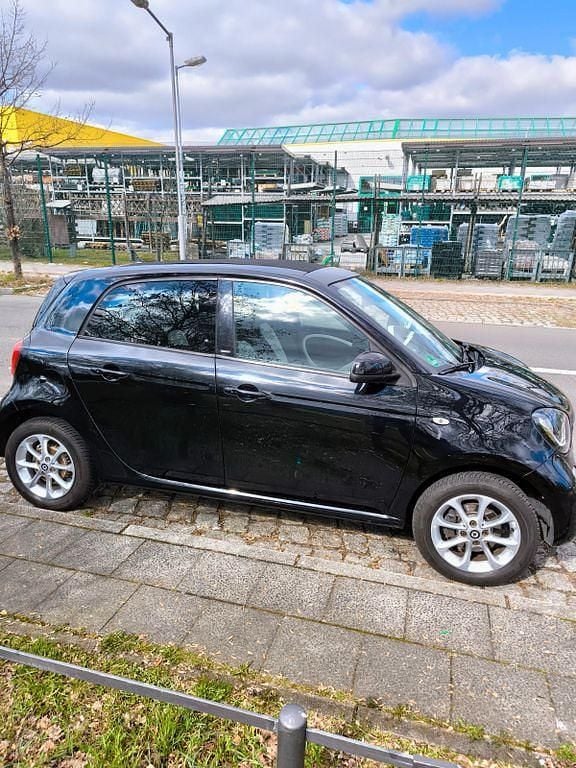 Gebraucht Smart ForFour Passion 71 PS (52 kW) 2015 Schwarz Kleinwagen