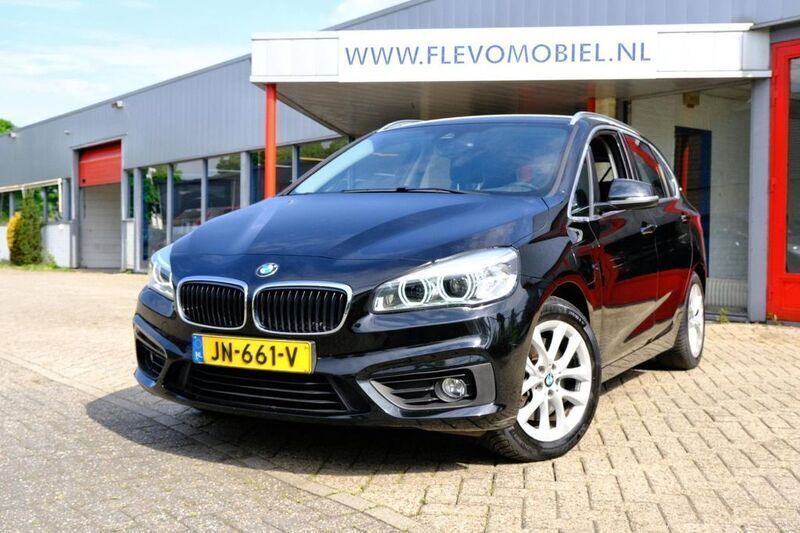 Schwarz Gebraucht 2016 BMW 225 Active Tourer Van / Kleinbus | 11.950 € (Fairer Preis) - Bild 1/4
