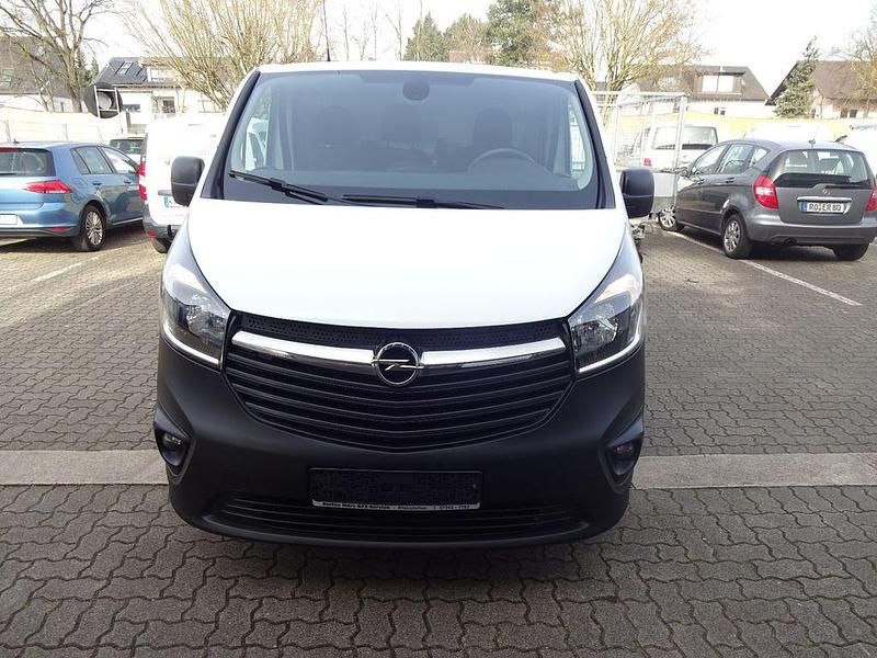 Gebraucht Opel Vivaro 120 PS (88 kW) 2018 Weiß Van / Kleinbus