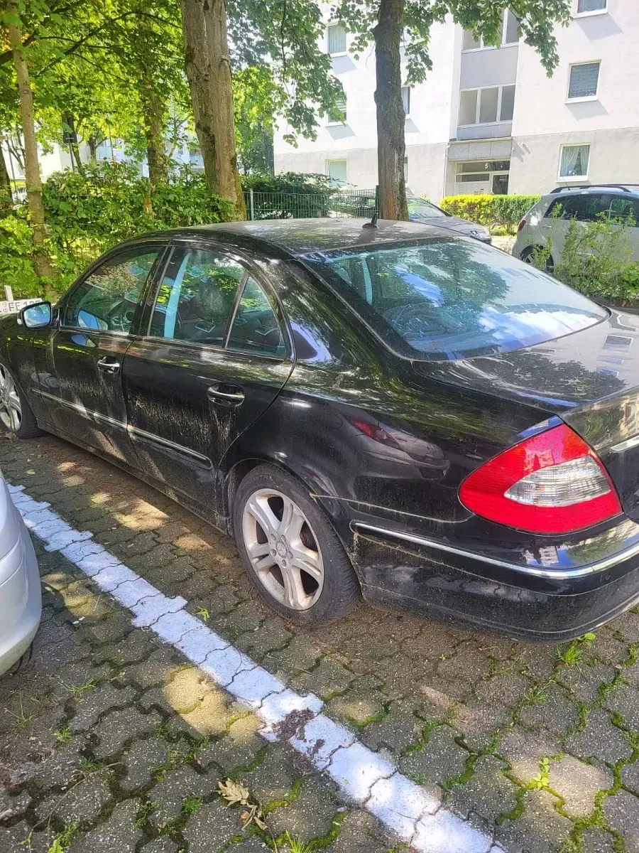 Gebraucht Mercedes E220 170 PS (125 kW) 2007 Schwarz Limousine