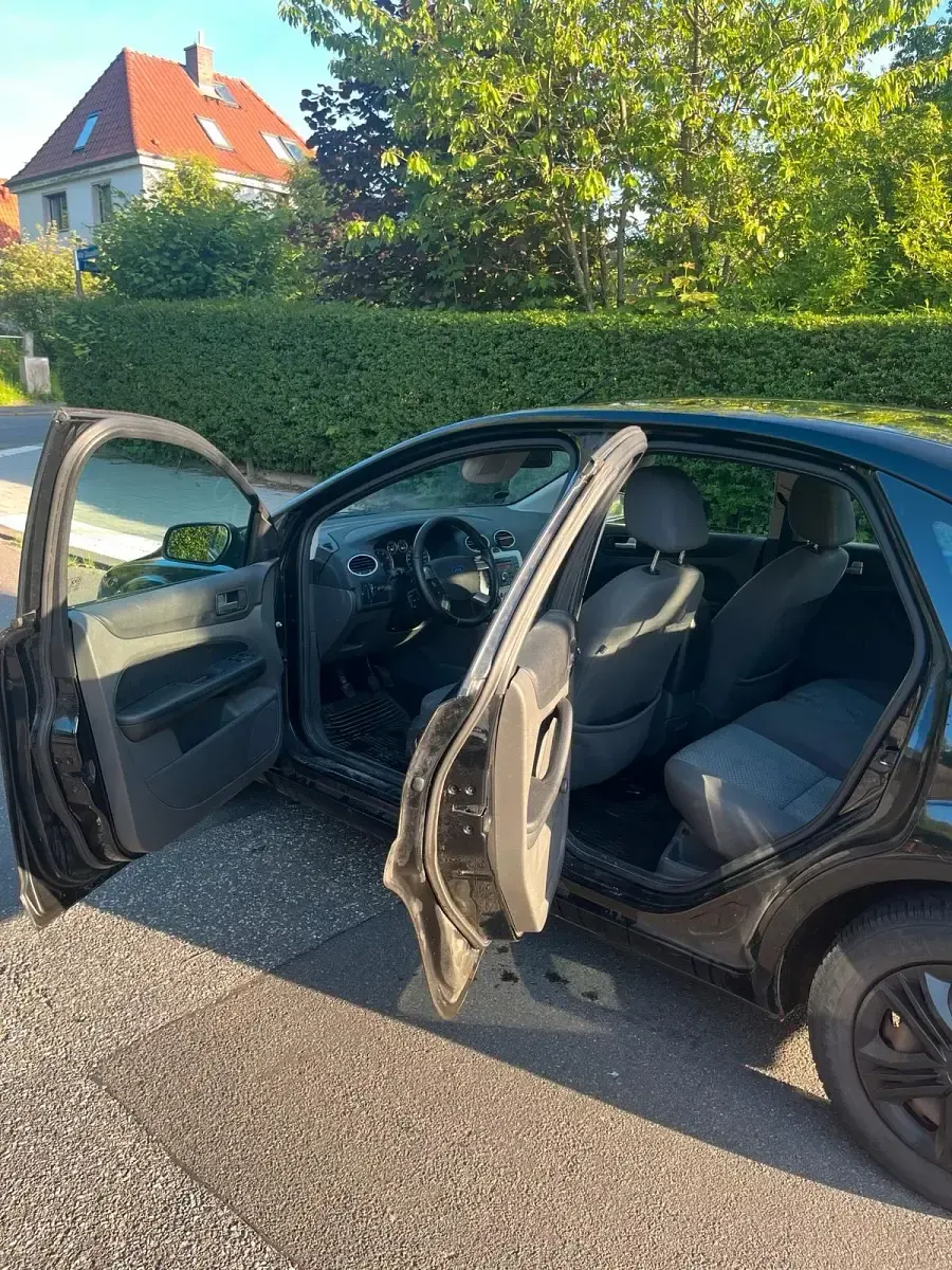 Gebraucht Ford Focus 115 PS (84 kW) 2007 Blau Limousine