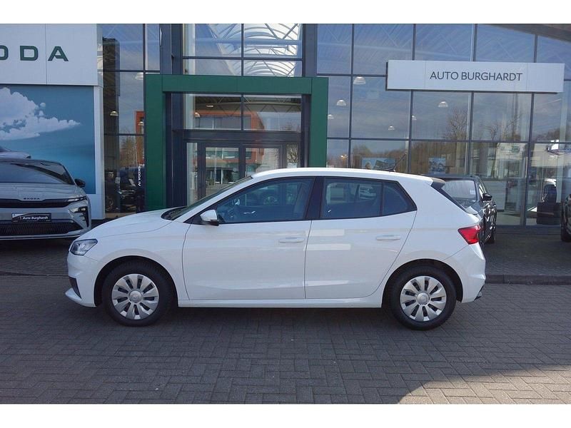 Gebraucht Skoda Fabia Active 66 PS (48 kW) 2023 Weiß Kleinwagen