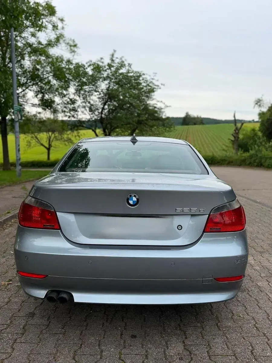 Gebraucht BMW 525 177 PS (130 kW) 2006 Grau Limousine