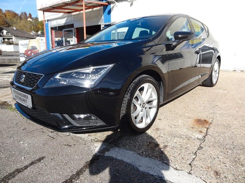 Second-hand Seat Leon Style 150 CP (110 kW) 2015 Negru Berlinǎ