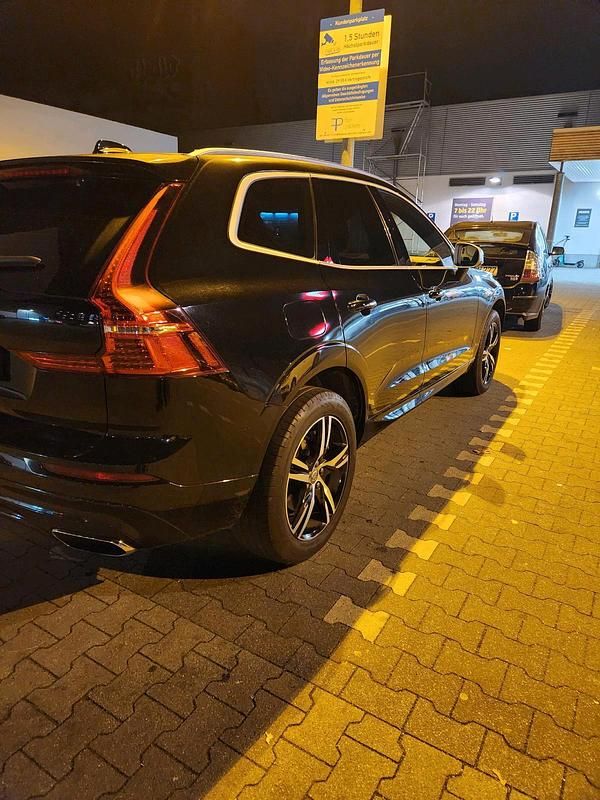 Gebraucht Volvo XC60 R-Design 254 PS (186 kW) 2017 Schwarz SUV