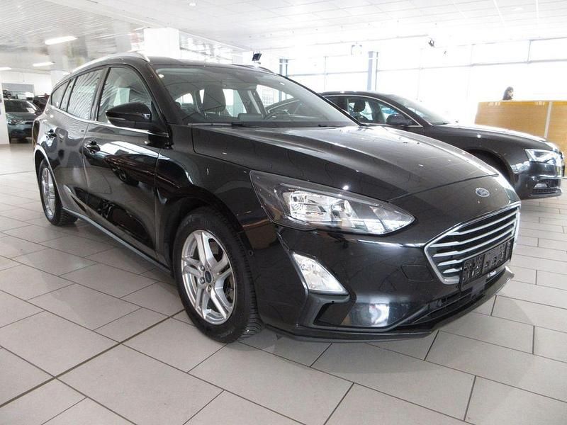 Gebraucht Ford Focus 120 PS (88 kW) 2020 Agate black Limousine