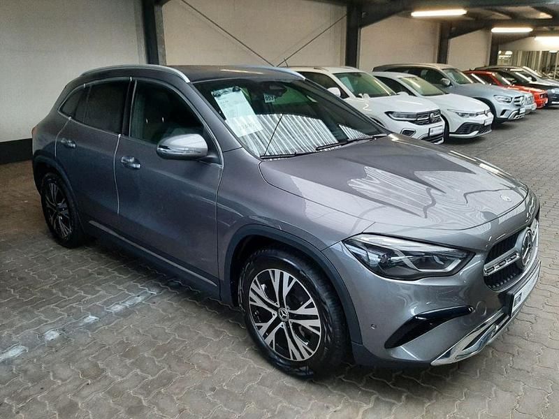 Gebraucht Mercedes GLA200 Progressive 177 PS (130 kW) 2024 Grau SUV