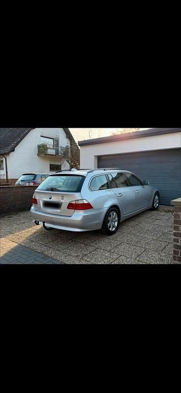 Gebraucht BMW 520 177 PS (130 kW) 2008 Silber Kombi