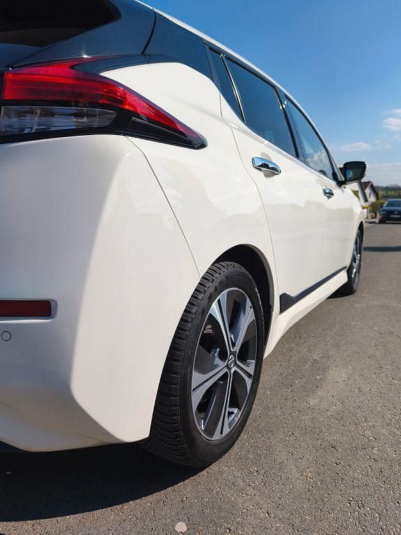Gebraucht Nissan Leaf 110 kW (150 PS) 2019 Weiß Kleinwagen